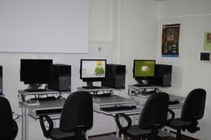 zdjęcie sali komputerowej